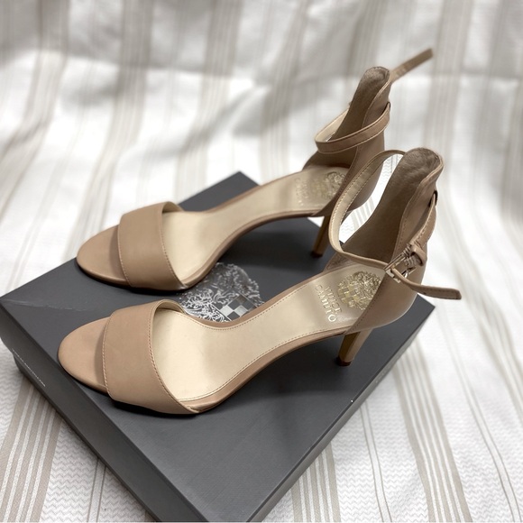 Vince Camuto Nude Leather Court High Heel Sandal sz10 - Picture 1 of 11